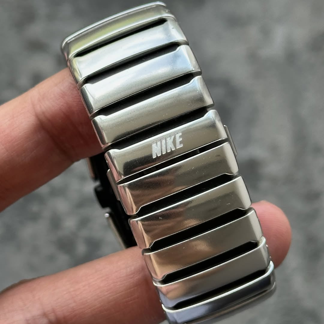 D-line Digital Silver vintage Nike digital sport watch, view 5